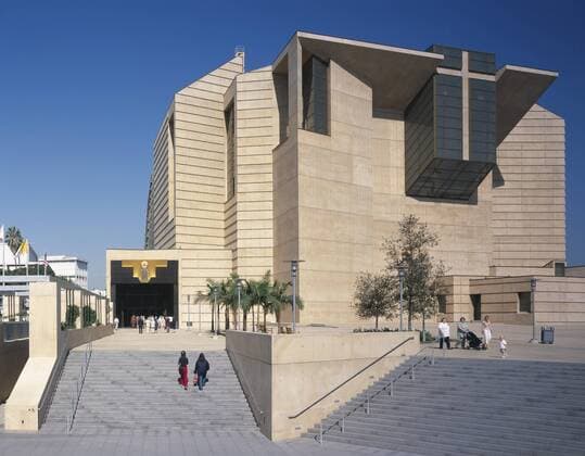 Architektur von Rafael Moneo Cathedral of our Lady of the Angels, Los Angeles, USA. View of South East Corner. Architect: Rafael Moneo Los Angeles California USA  Copyright: xJohnxEdwardxLindenx 9973-130-1