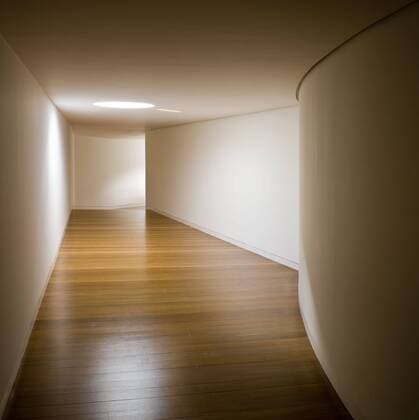 Architektur von Alvaro Siza Vieira Interior hallway in Ibere Camargo Museum, Porto Alegre, Brazil Porto Alegre Brazil  Copyright: xFernandoxAldax 31632-1140-1