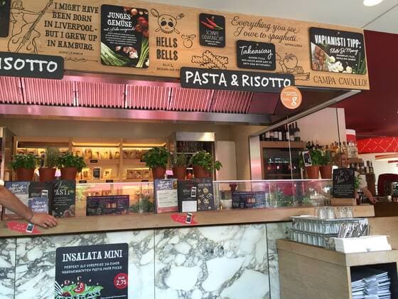 Eine Filiale der Restaurant Kette Vapiano in Hamburg 07.07.2017