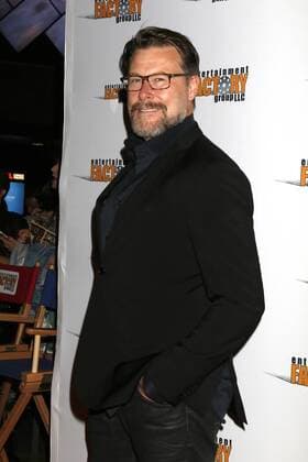 LOS ANGELES - JUL 6: Dean McDermott at the Garlic And Gunpowder Premiere at the TCL Chinese 6 Theaters on July 6, 2017 in Los Angeles, CA  Copyright: xKathyxHutchinsx xIPAx xHutchinsxPhotox