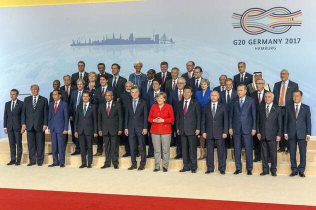 Angela Merkel mit den Teilnehmern des G20 Gipfel 2017 beim gemeinsamen Foto der Teilnehmer des 12. G20-Gipfel 2017. Hamburg, 07.07.2017 Foto:xU.xStammx xFuturexImage