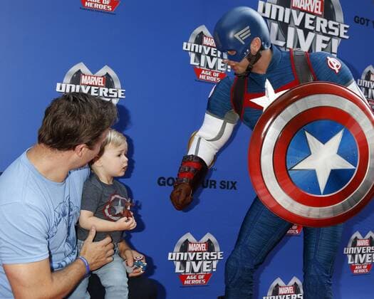 July 8, 2017 - Los Angeles, CA, USA - LOS ANGELES - JUL 8: Scott Porter, Son, Captain America at the Marvel Universe Live Red Carpet at the Staples Center on July 8, 2017 in Los Angeles, CA Los Angeles USA - ZUMAb170 20170708_zap_b170_003 Copyright: xKayxBlakex