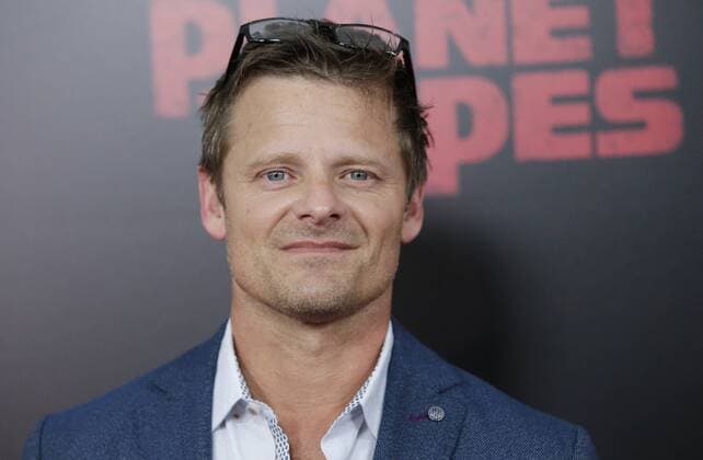 Steve Zahn arrives on the red carpet at War for the Planet Of The Apes premiere at SVA Theater on July 10, 2017 in New York City.  NYP20170710117 JOHNxANGELILLO