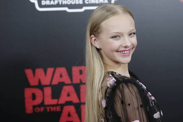 Amiah Miller arrives on the red carpet at War for the Planet Of The Apes premiere at SVA Theater on July 10, 2017 in New York City.  NYP20170710118 JOHNxANGELILLO