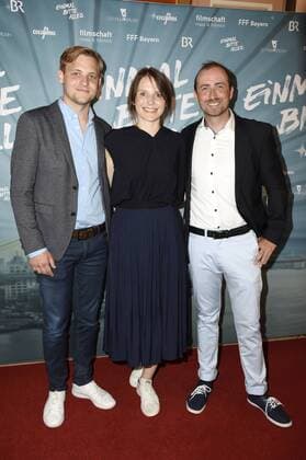 Torben Maas, Helena Hufnagel und Christian Füllmich bei der Premiere des Kinofilms Einmal Bitte Alles im Kino am Sendlinger Tor. München, 10.07.2017 Foto:xP.xSchönbergerx xFuturexImage