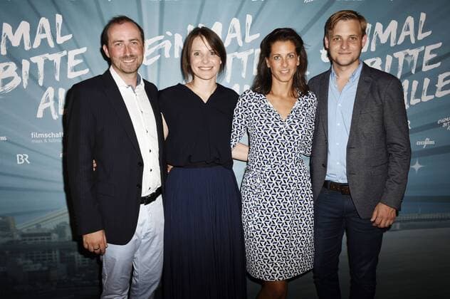 Christian Füllmich, Helena Hufnagel, Natalie Lambsdorff und Torben Maas bei der Premiere des Kinofilms Einmal Bitte Alles im Kino am Sendlinger Tor. München, 10.07.2017 Foto:xP.xSchönbergerx xFuturexImage