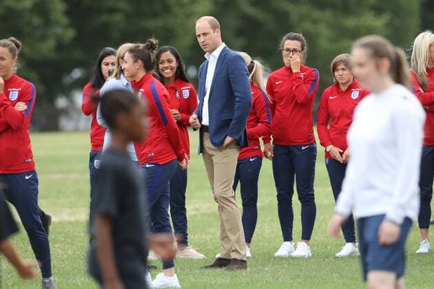 . 13 07 2017. London, United Kingdom. The Duke of Cambridge with the England Women football team and local schoolchildren after a reception at Kensington Palace in London to wish the team good luck in the forthcoming UEFA Women s Euro 2017 tournament in the Netherlands.  xStephenxLockx xi-Imagesx IIM-15554-0001