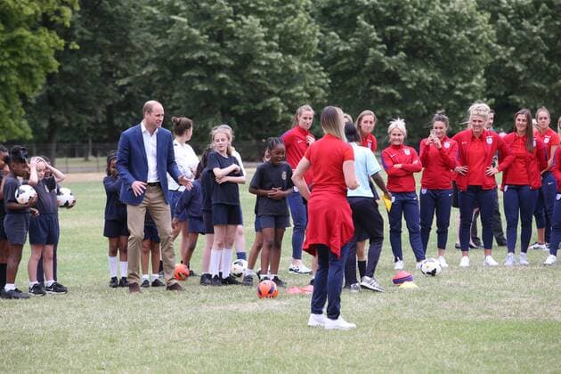 . 13 07 2017. London, United Kingdom. The Duke of Cambridge with the England Women football team and local schoolchildren after a reception at Kensington Palace in London to wish the team good luck in the forthcoming UEFA Women s Euro 2017 tournament in the Netherlands.  xStephenxLockx xi-Imagesx IIM-15554-0004