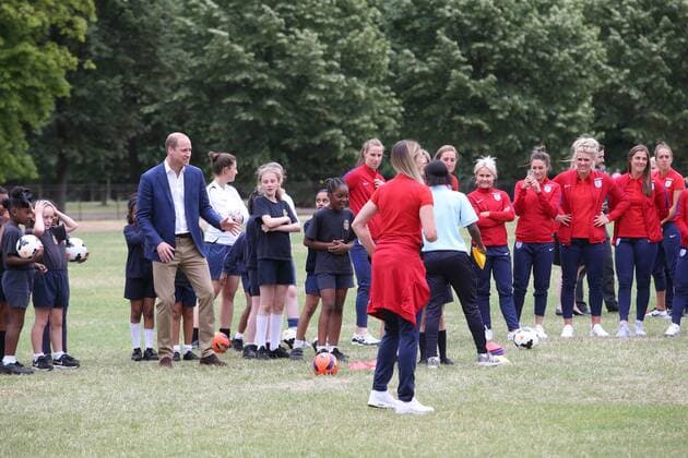 . 13 07 2017. London, United Kingdom. The Duke of Cambridge with the England Women football team and local schoolchildren after a reception at Kensington Palace in London to wish the team good luck in the forthcoming UEFA Women s Euro 2017 tournament in the Netherlands.  xStephenxLockx xi-Imagesx IIM-15554-0005