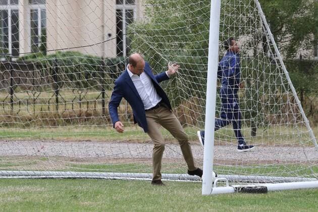 . 13 07 2017. London, United Kingdom. The Duke of Cambridge with the England Women football team and local schoolchildren after a reception at Kensington Palace in London to wish the team good luck in the forthcoming UEFA Women s Euro 2017 tournament in the Netherlands.  xStephenxLockx xi-Imagesx IIM-15554-0013