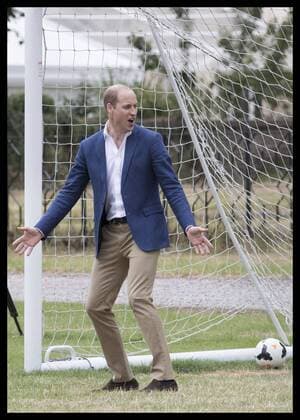 . 13 07 2017. London, United Kingdom. The Duke of Cambridge has a go in goal during a kick about with the England Women football team in the grounds of Kensington Palace in London after a reception to wish the team good luck in the forthcoming UEFA Women s Euro 2017 tournament in the Netherlands.  xStephenxLockx xi-Imagesx IIM-15554-0051
