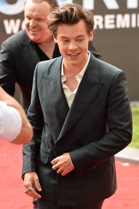 July 13, 2017 - London, London, UK - London, UK. HARRY STYLES attends the Dunkirk World Film Premiere. London UK  - ZUMAl94_ 20170713_zaf_l94_045 Copyright: xRayxTangx