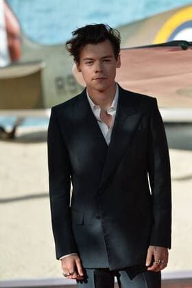 July 13, 2017 - London, London, UK - London, UK. HARRY STYLES attends the Dunkirk World Film Premiere. London UK  - ZUMAl94_ 20170713_zaf_l94_056 Copyright: xRayxTangx