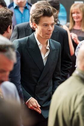 July 13, 2017 - London, London, UK - Harry Styles of pop group One Direction attends the Dunkirk World Film Premiere. London UK  - ZUMAt138 20170713_zap_t138_018 Copyright: xRayxTangx