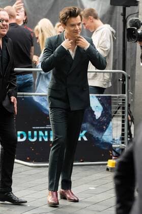 July 13, 2017 - London, London, UK - Harry Styles of pop group One Direction attends the Dunkirk World Film Premiere. London UK  - ZUMAt138 20170713_zap_t138_017 Copyright: xRayxTangx
