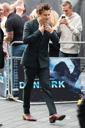 July 13, 2017 - London, England, United Kingdom - HARRY STYLES at the Dunkirk London Premiere. London United Kingdom  - ZUMAl94_ 20170713_zaf_l94_068 Copyright: xRayxTangx