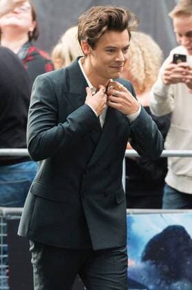 July 13, 2017 - London, England, United Kingdom - HARRY STYLES at the Dunkirk London Premiere. London UK  - ZUMAl94_ 20170713_zaf_l94_069 Copyright: xRayxTangx