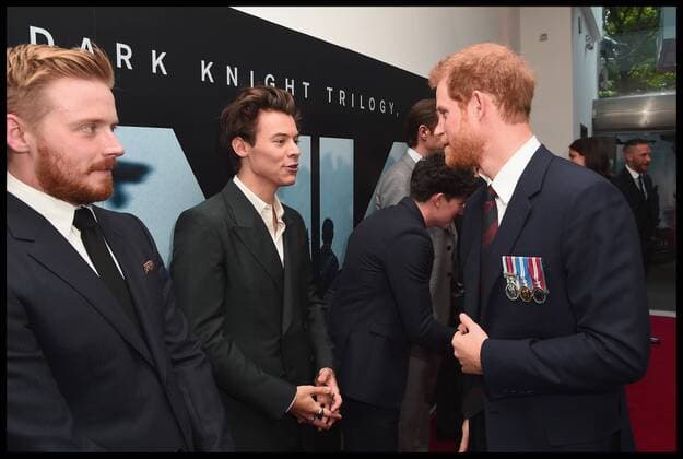 . 13 07 2017. London, United Kingdom. Prince Harry Dunkirk veterans. (L-R) Actors Jack Lowden and Harry Styles are greeted by Prince Harry at the Dunkirk World Premiere at Odeon Leicester Square on July 13, 2017 in London, England.  xi-Imagesx xPoolx IIM-15567-0006