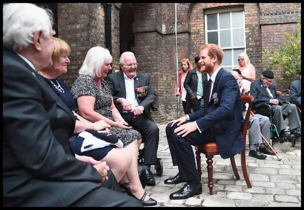 . 13 07 2017. London, United Kingdom. Prince Harry Dunkirk veterans. Prince Harry hosts a reception attended by Dunkirk veterans ahead of the Dunkirk World Premiere at Kensington Palace on July 13, 2017 in London, England.  xi-Imagesx xPoolx IIM-15567-0031