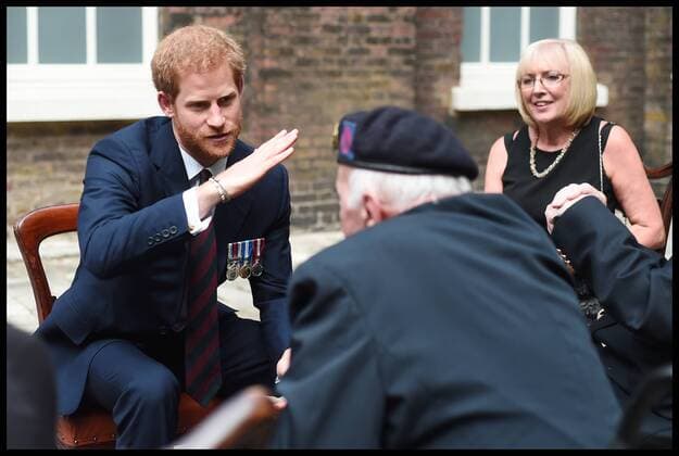 . 13 07 2017. London, United Kingdom. Prince Harry Dunkirk veterans. Prince Harry speaks to Dunkirk veterans at a reception hosted by Prince Harry ahead of the Dunkirk World Premiere at Kensington Palace on July 13, 2017 in London, England  xi-Imagesx xPoolx IIM-15567-0036