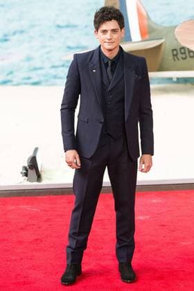 July 13, 2017 - London, London, UK - London, UK. ANEURIN BARNARD attends the Dunkirk World Film Premiere. London UK  - ZUMAl94_ 20170713_zaf_l94_080 Copyright: xRayxTangx