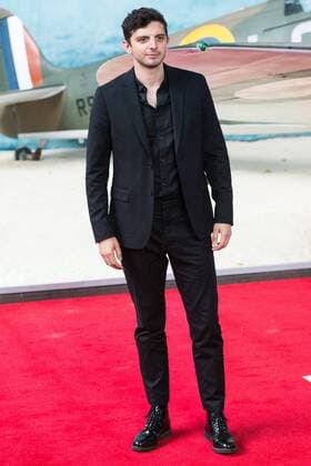 July 13, 2017 - London, London, UK - London, UK. ANEURIN BARNARD attends the Dunkirk World Film Premiere. London UK  - ZUMAl94_ 20170713_zaf_l94_090 Copyright: xRayxTangx