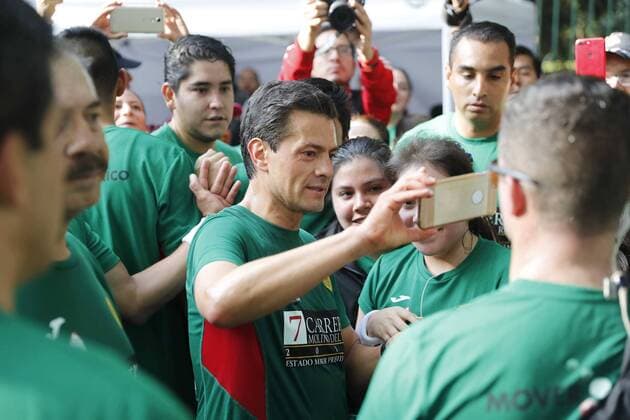 Mexiko: Präsident Pena Nieto nimmt an Volkslauf teil July 15, 2017 - Mexico - EUM20170715NAC09.JPG.CIUDAD DE MEXICO President Presidente-EPN Carrera Molino del Rey.- El presidente de Mexico, Enrique Pena Nieto, encabeza la Septima Carrera del Rey el sabado 15 de julio de 2017 en el Bosque de Chapultepec. Foto: Agencia EL UNIVERSAL Luis Cortes EVZ Mexico  - ZUMAu78_ 20170715_zaf_u78_011 Copyright: xLuisxCortesx