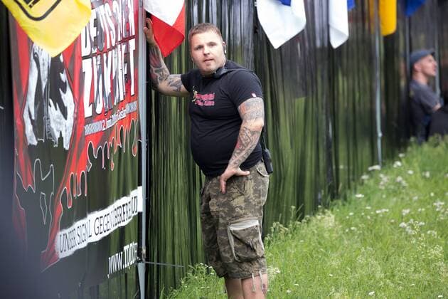 15.07.2017 - Rock gegen Überfremdung - Veranstalter Tommy Frenck - Neonazis um Tommy Frenck veranstalten im thüringischen Themar ein Rechtsrockkonzert mit über 5000 Teilnehmerinnen und Teilnehmern. Besucher trugen offen neonazistische Symbolik. Angekündigt waren Bands wie öDie Lunikoff Verschwörung˜, öSleipnir˜ und öStahlgewitter˜. Copyright: xMichaelxTrammerx