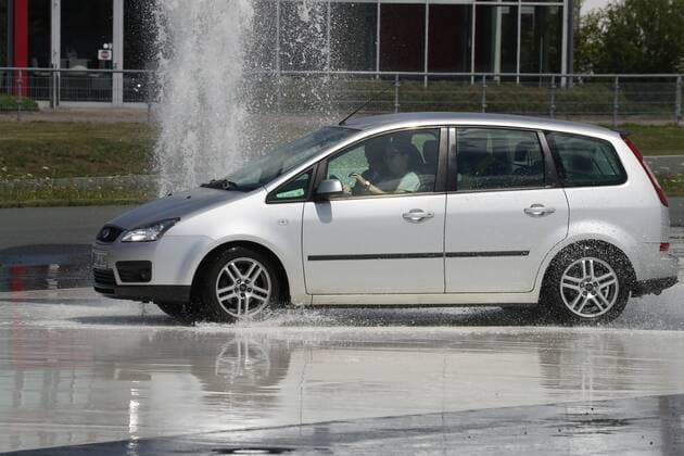 Hannover, Laatzen, ADAC Fahrsicherheitszentrum, Verkehrsminister Olaf Lies hat neuen Modellversuch zum begleiteten Fahren angekündigt. Dabei könnten Jugendliche schon mit 16 den Führerschein erwerben.