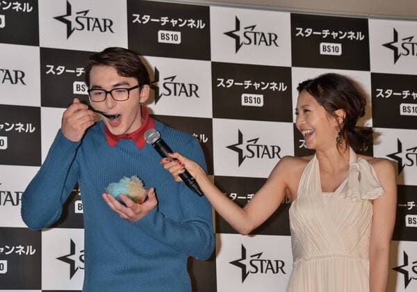 Actor Isaac Hempstead-Wright(L) and actress Misako Yasuda attend the Japan Premiere for the drama A Game of Thrones: A Song of Ice and Fire in Tokyo, Japan on July 17, 2017. This drama series broadcast by channel Star channel on July 17 in Japan.?????  TKP2017071720 KEIZOxMORI