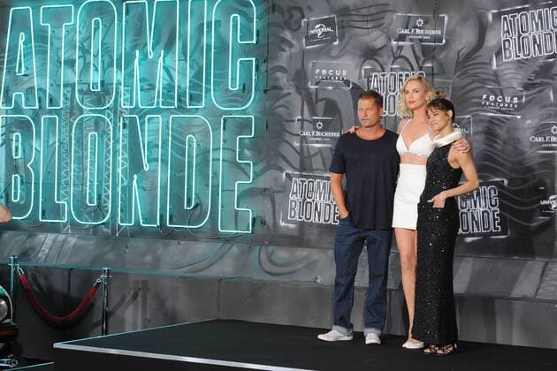 Til Schweiger, Charlize Theron, Sofia Boutella Ankunft zur Weltpremiere ATOMIC BLONDE im Theater am Potsdamer Platz in Berlin am 17.07.2017