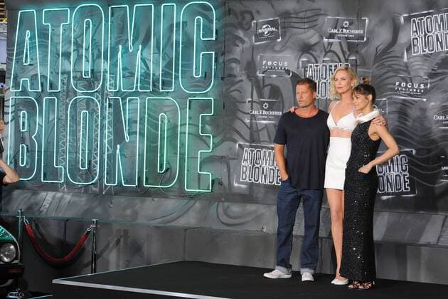 Til Schweiger, Charlize Theron, Sofia Boutella Ankunft zur Weltpremiere ATOMIC BLONDE im Theater am Potsdamer Platz in Berlin am 17.07.2017
