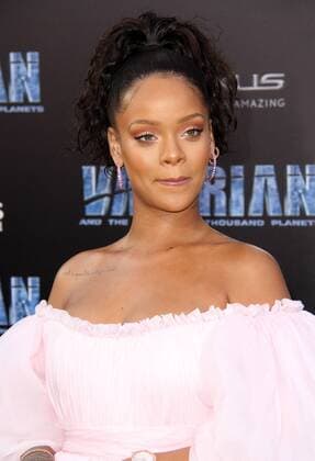 July 17, 2017 - Los Angeles, CA, United States - 17 July 2017 - Los Angeles, California - Rihanna. Valerian and the City of a Thousand Planets World Premiere held at TCL Chinese Theatre in Hollywood. Photo Credit: AdMedia Los Angeles United States - ZUMAa123 20170717_zaa_a123_035 Copyright: xAdmediax