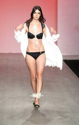 A model presents creations of the Colombian brand Ellipse during the opening fashion show of the 67th Intermoda in Guadalajara, Mexico, 18 July 2017. MEXICO INTERMODA GUADALAJARA !ACHTUNG: NUR REDAKTIONELLE NUTZUNG!  Copyright: xUlisesxRuizxBasurtox GDJ001 20170718-636360154591240416