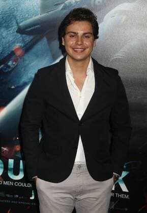 July 18, 2017 - New York, New York, U.S. - Actor JAKE T. AUSTIN attends the New York premiere of Dunkirk held at the AMC Lincoln Square Theaters. New York U.S. - ZUMAk03_ 20170718_zaf_k03_107 Copyright: xNancyxKaszermanx