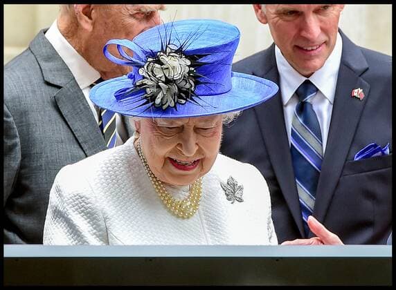 . 19 07 2017. London, United Kingdom. The Queen and Prince Philip Visit Canada House. Her Majesty Queen Elizabeth II and Prince Philip, the Duke of Edinburgh visit Canada House in Trafalgar Square to celebrate Canada s 150th anniversary of Confederation. Their Highnesses will view artefacts and displays celebrating Canada 150, including items from the Royal Archives and from the National Maritime Museum s exhibition Death in the Ice, which explores Sir John Franklin s final Arctic expedition.  xPetexMaclainex xi-Imagesx IIM-15605-0007