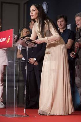 Natalia Oreiro, actress of Gilda La Pelicula receive best actress public award during press conference with the honorific award of Platinos Awards 2017 in Madrid, July 21, 2017. Spain.  (20170721061)