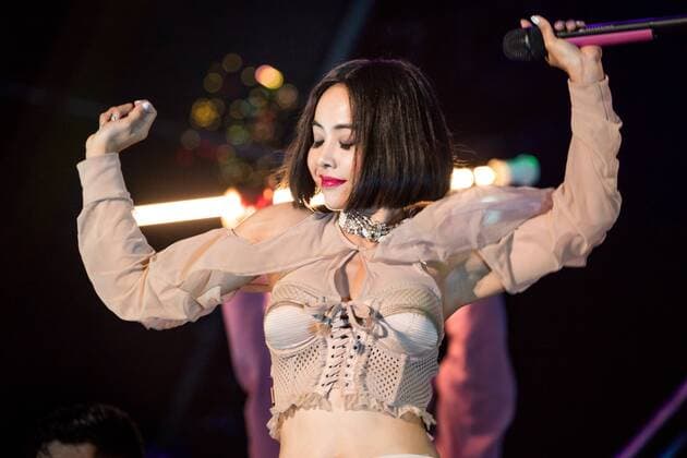 Taiwanese singer Jolin Tsai performs at a ceremony during the 2017 MTV Global Mandarin Music Awards in Shenzhen city, south China s Guangdong province, 20 July 2017. Stars shine on 2017 MTV Global Mandarin Music Awards in south China  pbu655920_04