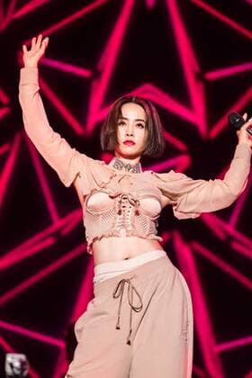 Taiwanese singer Jolin Tsai performs at a ceremony during the 2017 MTV Global Mandarin Music Awards in Shenzhen city, south China s Guangdong province, 20 July 2017. Stars shine on 2017 MTV Global Mandarin Music Awards in south China  pbu655920_07