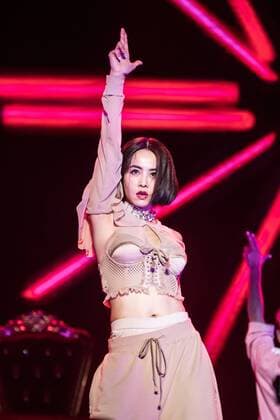 Taiwanese singer Jolin Tsai performs at a ceremony during the 2017 MTV Global Mandarin Music Awards in Shenzhen city, south China s Guangdong province, 20 July 2017. Stars shine on 2017 MTV Global Mandarin Music Awards in south China  pbu655920_08