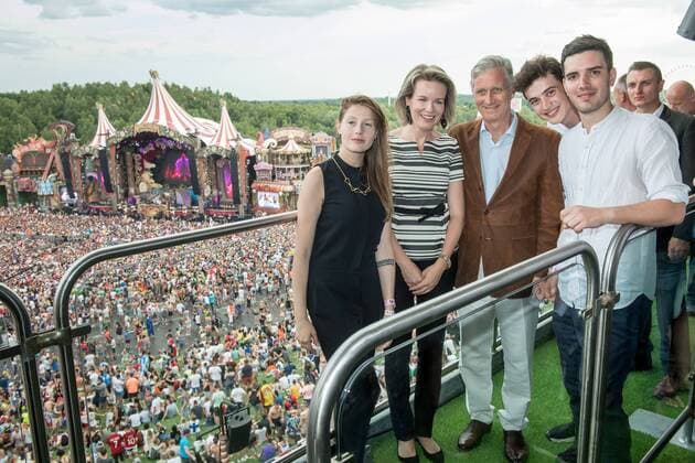 King Philippe - Filip of Belgium, Queen Mathilde of Belgium and Belgian DJ Netsky (Boris Daenen) pictured during a visit at the Tomorrowland music festival, Friday 21 July 2017. The 13th edition of Tomorrowland electronic music festival takes place at the De Schorre terrain in Boom from 20 to 23 July 2017 and from 27 to 30 July 2017.  POOLxDANNYxGYS 05136143