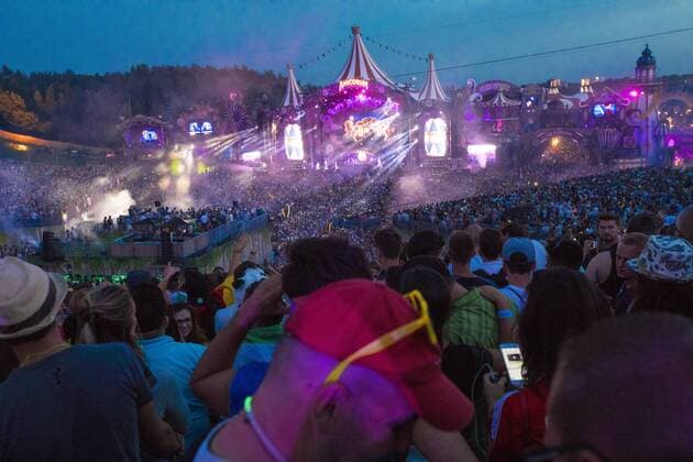 Illustration picture taken during the first day of the Tomorrowland music festival, Friday 21 July 2017. The 13th edition of Tomorrowland electronic music festival takes place at the De Schorre terrain in Boom from 20 to 23 July 2017 and from 27 to 30 July 2017.  KOENxBLANCKAERT 05136188