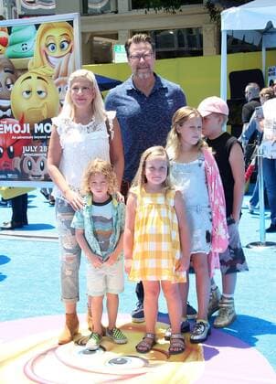 July 23, 2017 - Westwood, U.S. - 23 July 2017 - Westwood, California - Tori Spelling, Dean McDermott and Finn McDermott, Liam McDermott, Stella McDermott and Hattie McDermott. The Emoji Movie World Premiere held at Regency Village Theatre. Photo Credit: AdMedia Westwood U.S. - ZUMAa123 20170723_zaa_a123_506 Copyright: xF.xSadoux