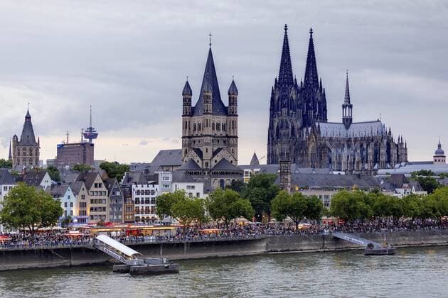 Kölner Altstadt von der Deutzer Brücke aus gesehen. Köln, 15.07.2017 Foto:xC.xHardtx xFuturexImage