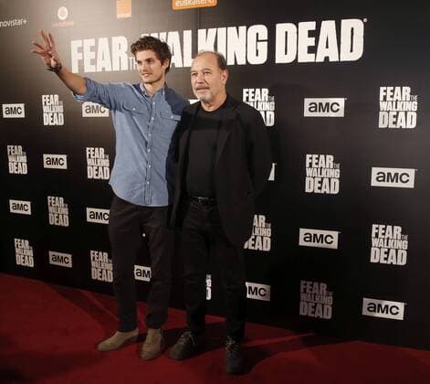British actor Daniel Sharman (L) and Panamanian actor Ruben Blades pose during the premiere of the second part of Fear The Walking Dead s third season in Madrid, Spain, 24 July 2017. PREMIER OF FEAR THE WALKING DEAD THIRD SEASON S SECOND PART IN MADRID !ACHTUNG: NUR REDAKTIONELLE NUTZUNG!  Copyright: xKikoxHuescax MAD002 20170724-636365257173060547