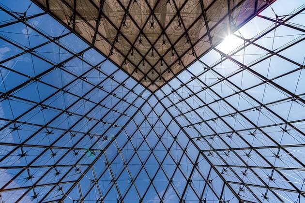 Paris THEMENBILD - Blick von Innen auf das Dach der Glaspyramide des Louvre, aufgenommen am 09. Juni 2016 in Paris, Frankreich View from inside to the roof of the glass pyramid of the Louvre, Paris, France on 2016 06 09.  EP_fei