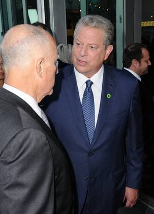 July 25, 2017 - Hollywood, CA, U.S. - 25 July 2017 - Hollywood, California - Edmund G. Brown Jr., Al Gore. An Inconvenient Sequel: Truth To Power Los Angeles Premiere held at ArcLight Hollywood in Hollywood. Photo Credit: AdMedia Hollywood U.S. - ZUMAa123 20170725_zaa_a123_060 Copyright: xBirdiexThompsonx