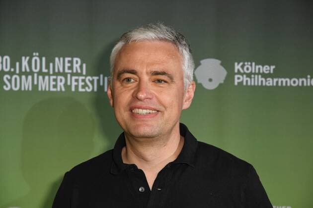 Der Moderator Andreas von Thien kommt am 26.07.2017 in Köln zur Premiere von Shadowland 2 - Das neue Abenteuer der US-amerikanischen Tanzkompanie Pilobolus aus Connecticut im Rahmen des 30. Kölner Sommerfestival in der Kölner Philharmonie.