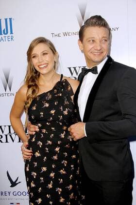 Elizabeth Olsen und Jeremy Renner bei der Wind River Film Premiere am 26.07.2017 in Los Angeles Wind River Filmpremiere in Los Angeles, 2017 