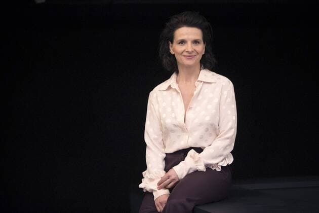 Themen der Woche Bilder des Tages French actress Juliette Binoche poses for the media during the presentation of the show Vaille que vivre , in Barcelona, northeastern Spain, 27. The show will premiere the upcoming 29 July at Castell de Peralada Music festival. CASTELL DE PERALADA MUSIC FESTIVAL !ACHTUNG: NUR REDAKTIONELLE NUTZUNG!  Copyright: xMARTAxPEREZx GRA369 20170727-636367818928506598